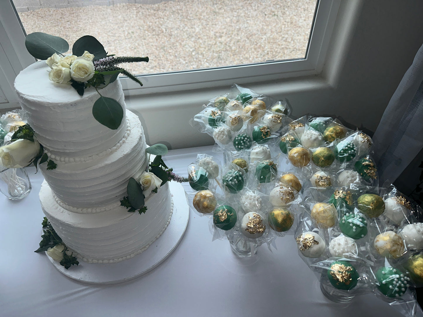 Cake Pops (Dozen)